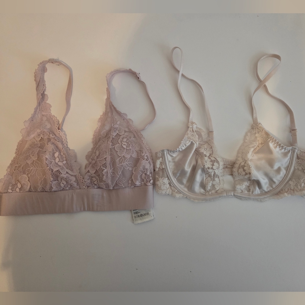 Elegant Lace Women's Intimates Set in Cream
